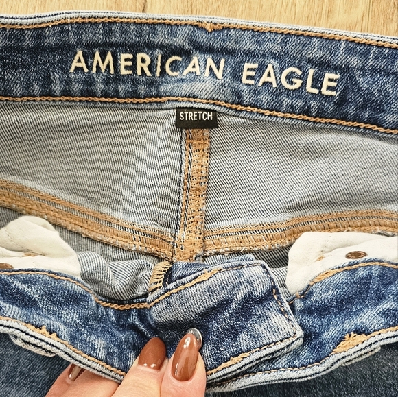 American Eaglr Stretch Curvy Mom Jean - Picture 2 of 7